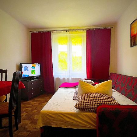 Pod Nachodskym Zamkem Apartment Екстериор снимка