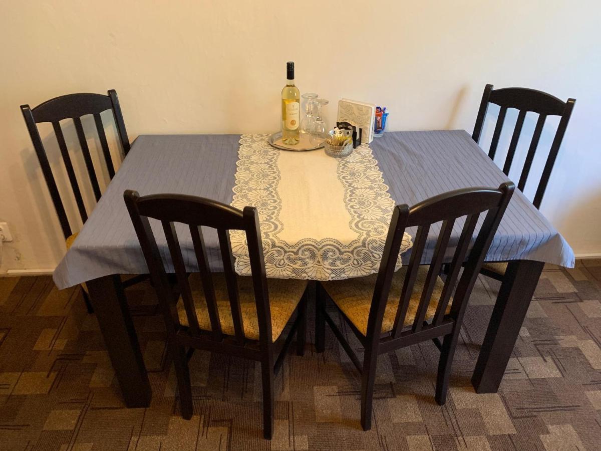 Pod Nachodskym Zamkem Apartment Екстериор снимка