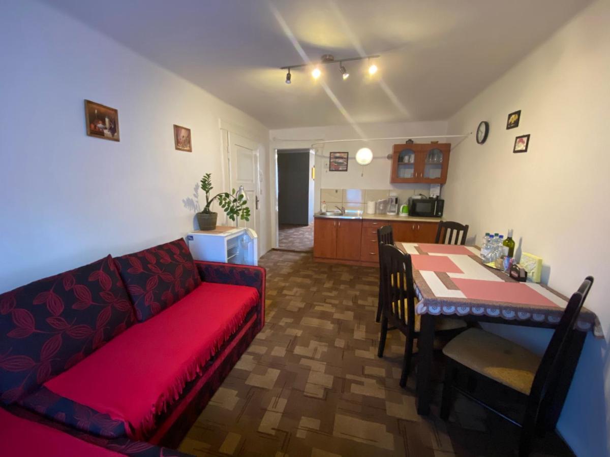 Pod Nachodskym Zamkem Apartment Екстериор снимка