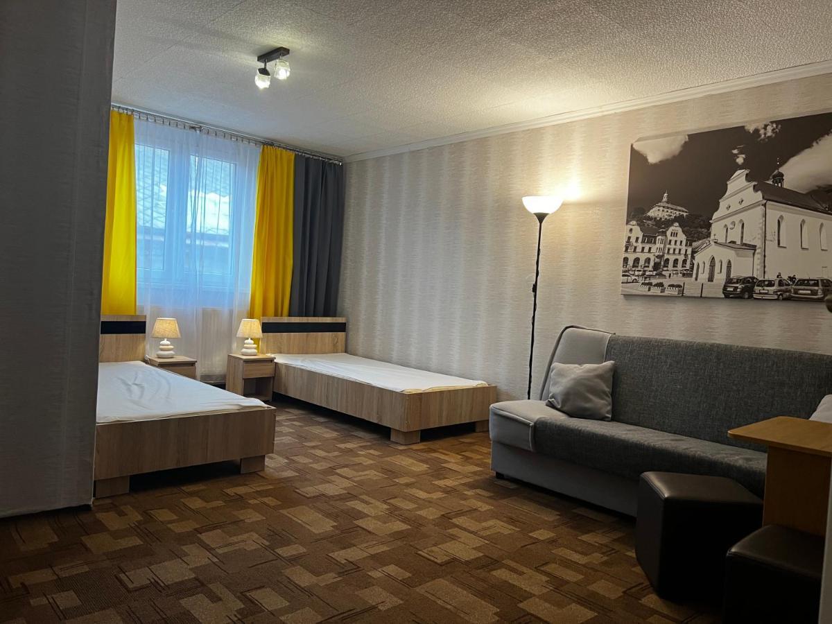 Pod Nachodskym Zamkem Apartment Екстериор снимка