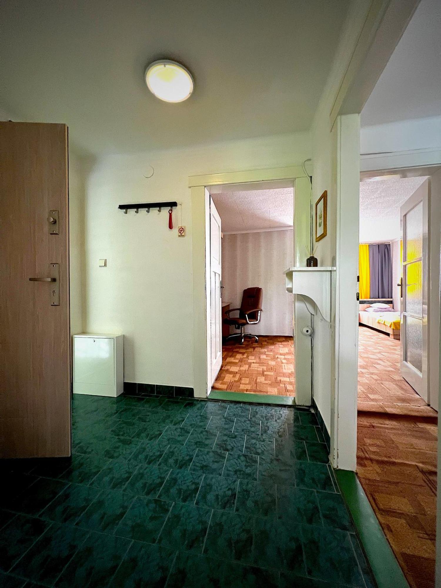 Pod Nachodskym Zamkem Apartment Екстериор снимка